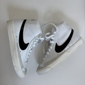 Nike Women's Size 7.5 Blazer Mid '77 White/ Black CZ1055-100 Fashion Shoes